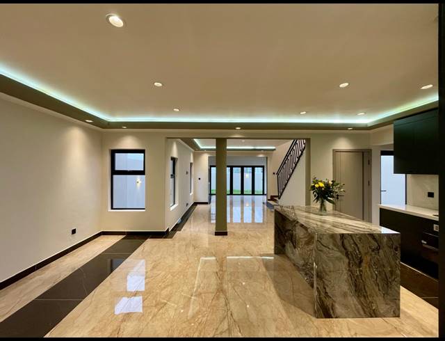3 BEDROOM FREEHOLD FOR SALE IN SANDOWN